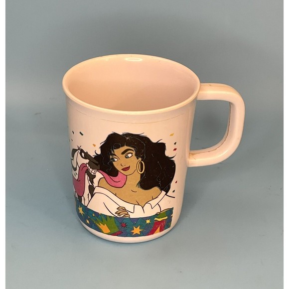 Vintage Rare Hunchback Of Notre Dame Plastic Mug Made in Canada. Size 3.5x4.2.3 - Picture 3 of 10